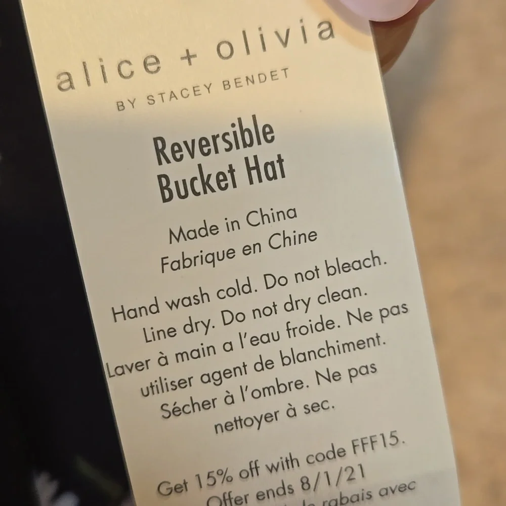 New Alice + Olivia Reversible Daisy Print Bucket Hat - Picture 6 of 7